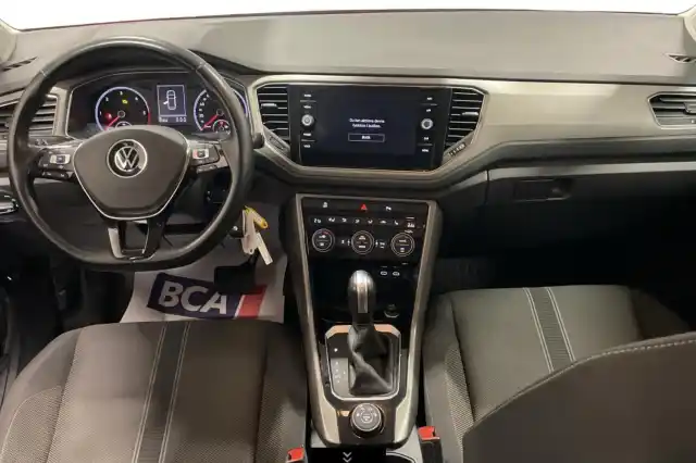 Punainen Maastoauto, Volkswagen T-Roc – VAR-27270
