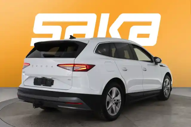 Valkoinen Maastoauto, Skoda Enyaq – VAR-27295