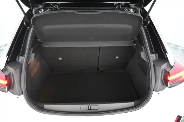 Valkoinen Viistoperä, Opel Corsa-e – VAR-27417