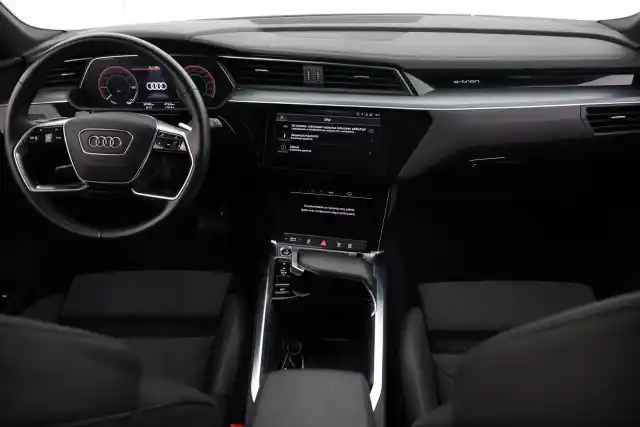 Harmaa Maastoauto, Audi e-tron – VAR-27437