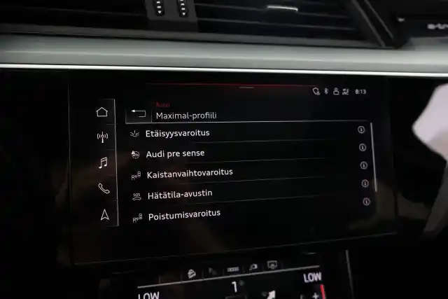 Harmaa Maastoauto, Audi e-tron – VAR-27437