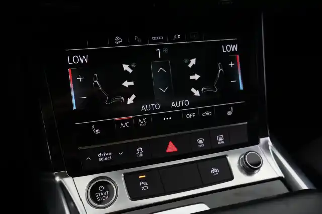 Harmaa Maastoauto, Audi e-tron – VAR-27437