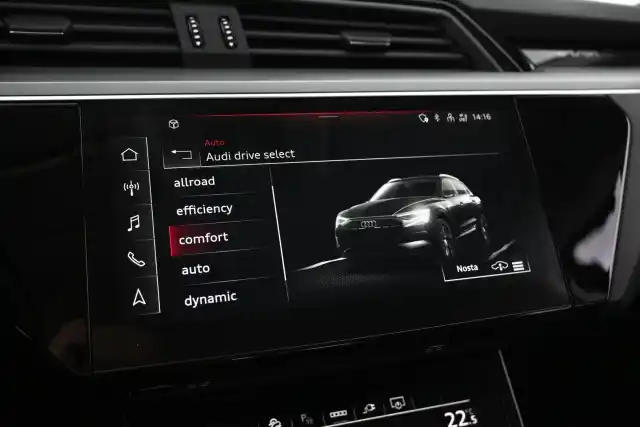 Musta Maastoauto, Audi e-tron – VAR-27580