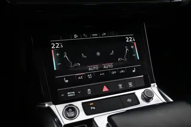 Musta Maastoauto, Audi e-tron – VAR-27580