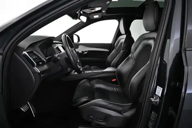 Musta Maastoauto, Volvo XC90 – VAR-27649