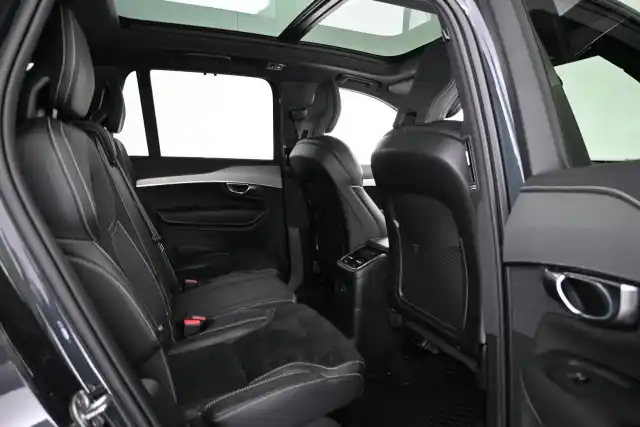 Musta Maastoauto, Volvo XC90 – VAR-27649