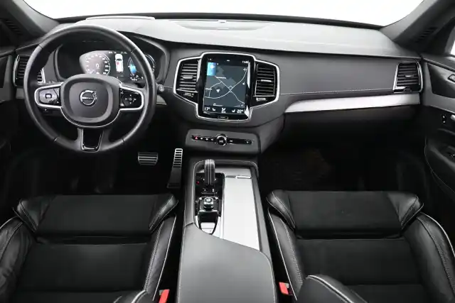 Musta Maastoauto, Volvo XC90 – VAR-27649