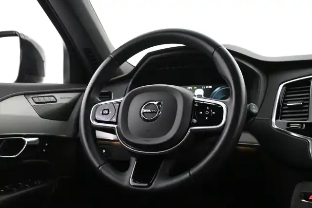 Musta Maastoauto, Volvo XC90 – VAR-27649