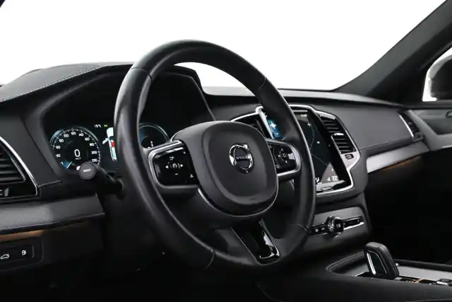 Musta Maastoauto, Volvo XC90 – VAR-27649