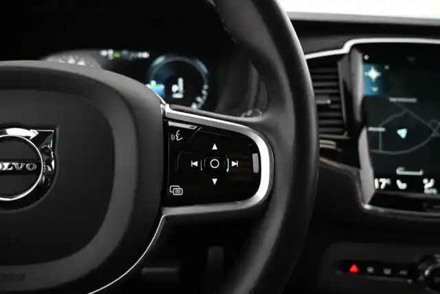 Musta Maastoauto, Volvo XC90 – VAR-27649