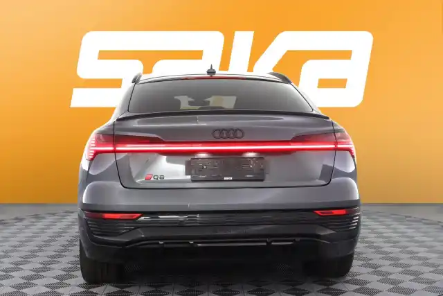 Musta Maastoauto, Audi Q8 e-tron – VAR-27685