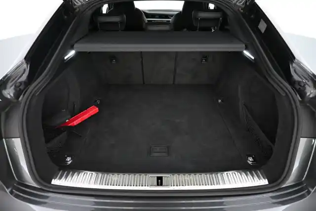 Musta Maastoauto, Audi Q8 e-tron – VAR-27685