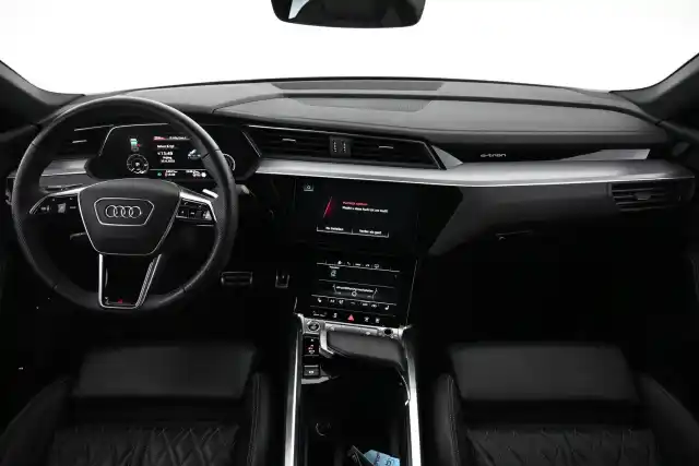 Musta Maastoauto, Audi Q8 e-tron – VAR-27685