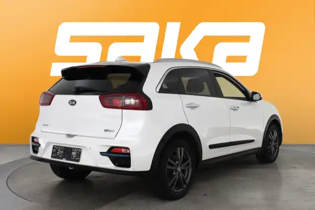 Valkoinen Maastoauto, Kia NIRO – VAR-27720