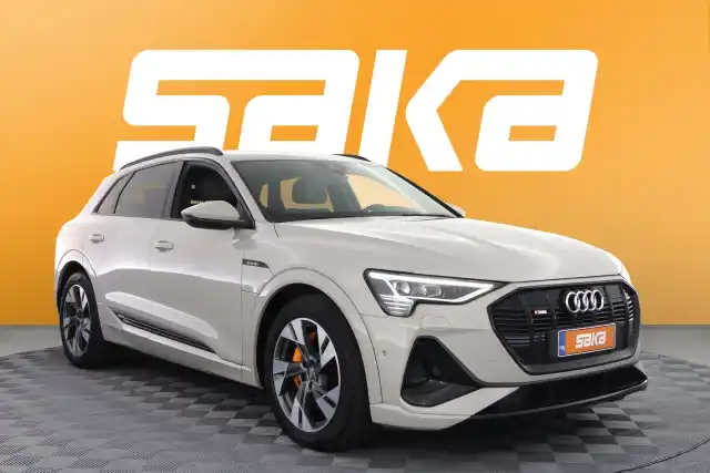 Ruskea Maastoauto, Audi e-tron – VAR-27806