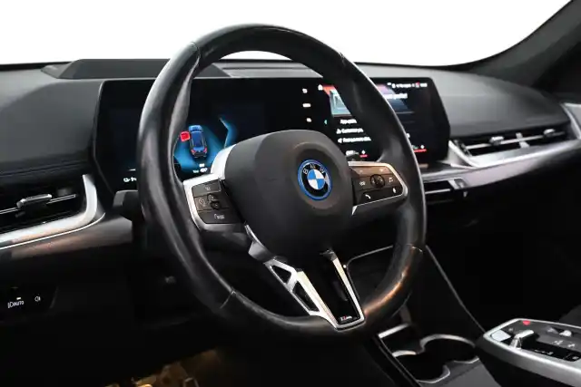 Musta Maastoauto, BMW iX1 – VAR-27837