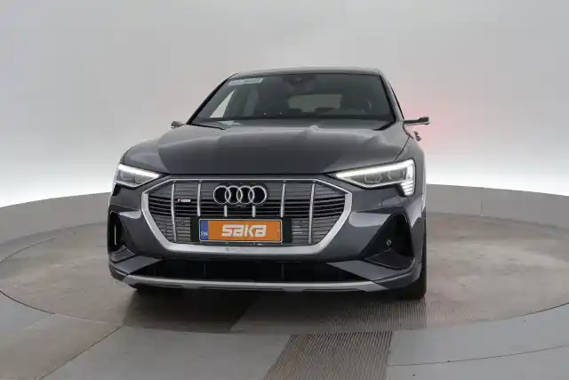 Harmaa Coupe, Audi e-tron – VAR-28155