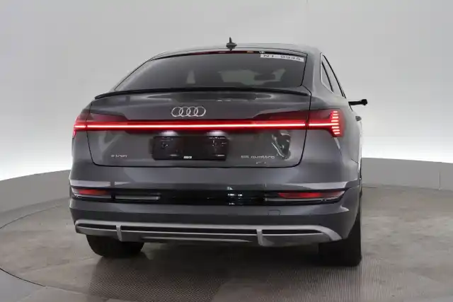 Harmaa Coupe, Audi e-tron – VAR-28155