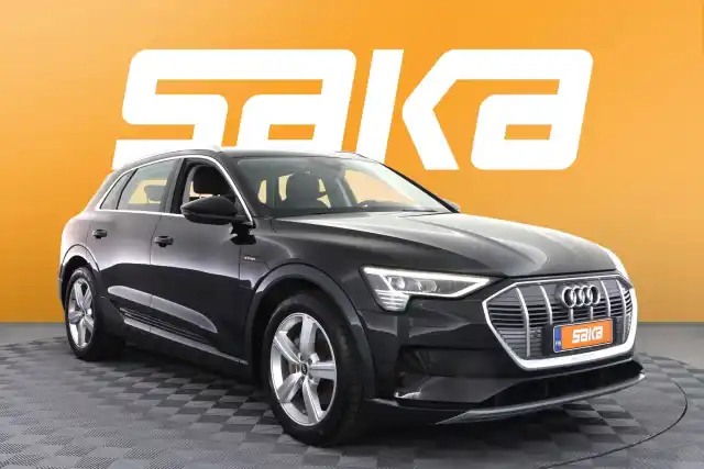 Musta Maastoauto, Audi e-tron – VAR-28218
