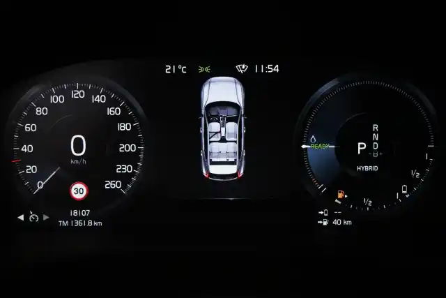 Vihreä Maastoauto, Volvo XC40 – VAR-28304
