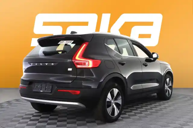 Vihreä Maastoauto, Volvo XC40 – VAR-28304