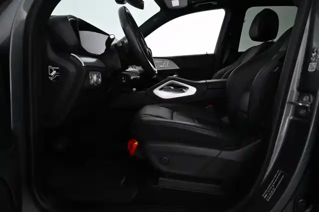 Harmaa Maastoauto, Mercedes-Benz GLE – VAR-28328
