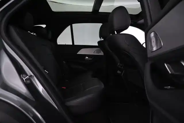 Harmaa Maastoauto, Mercedes-Benz GLE – VAR-28328