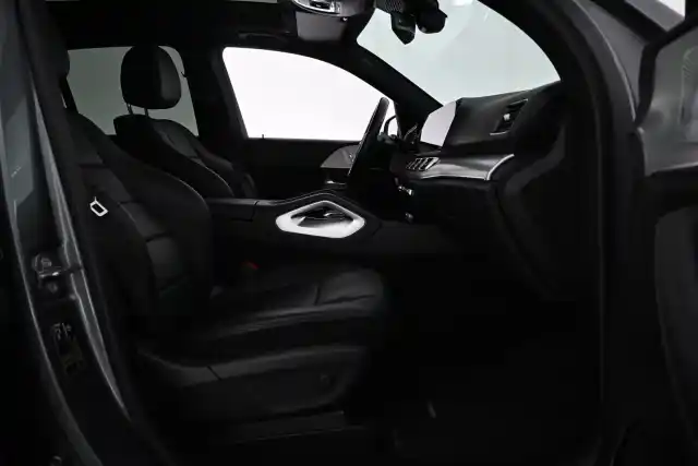 Harmaa Maastoauto, Mercedes-Benz GLE – VAR-28328