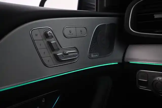 Harmaa Maastoauto, Mercedes-Benz GLE – VAR-28328