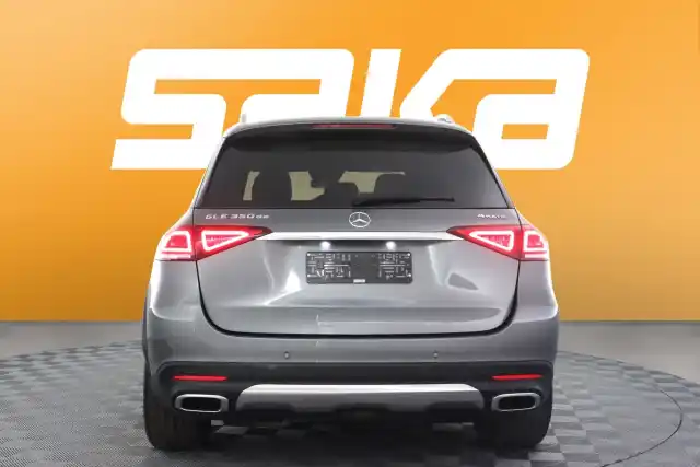 Harmaa Maastoauto, Mercedes-Benz GLE – VAR-28328