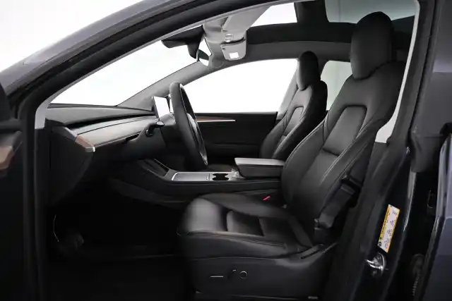 Harmaa Maastoauto, Tesla Model Y – VAR-28556