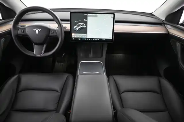 Harmaa Maastoauto, Tesla Model Y – VAR-28556