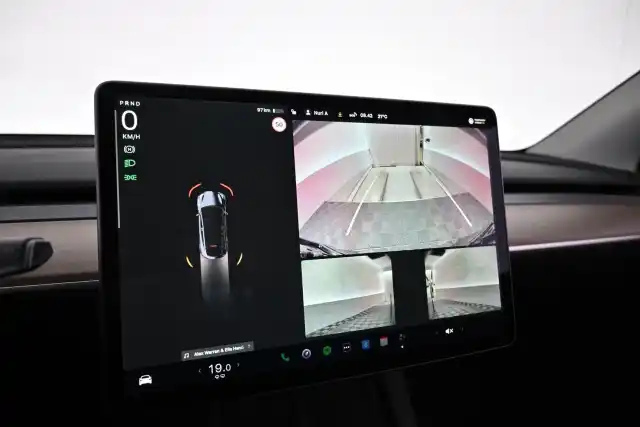 Harmaa Maastoauto, Tesla Model Y – VAR-28556
