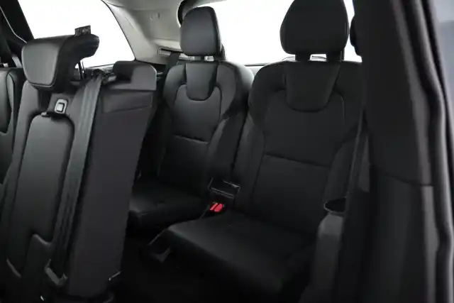 Harmaa Maastoauto, Volvo XC90 – VAR-28604