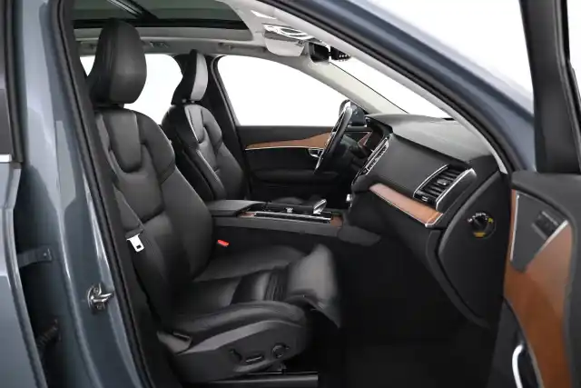 Harmaa Maastoauto, Volvo XC90 – VAR-28604