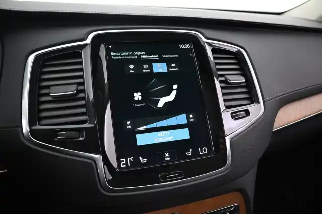Harmaa Maastoauto, Volvo XC90 – VAR-28604