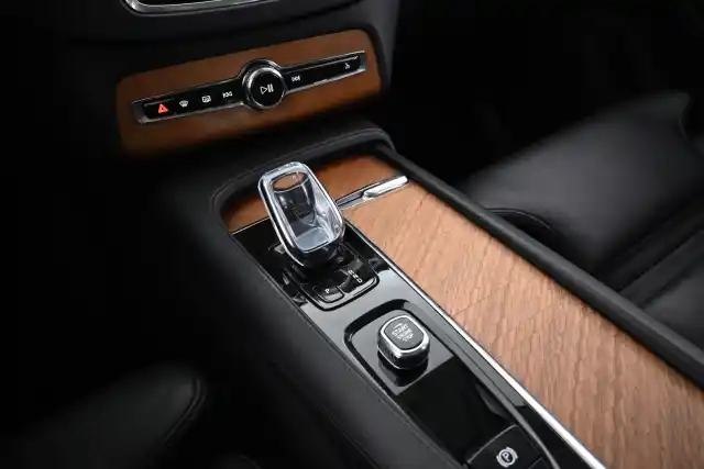 Harmaa Maastoauto, Volvo XC90 – VAR-28604