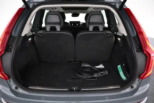 Harmaa Maastoauto, Volvo XC90 – VAR-28604