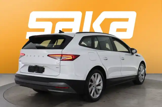 Valkoinen Maastoauto, Skoda Enyaq – VAR-28747