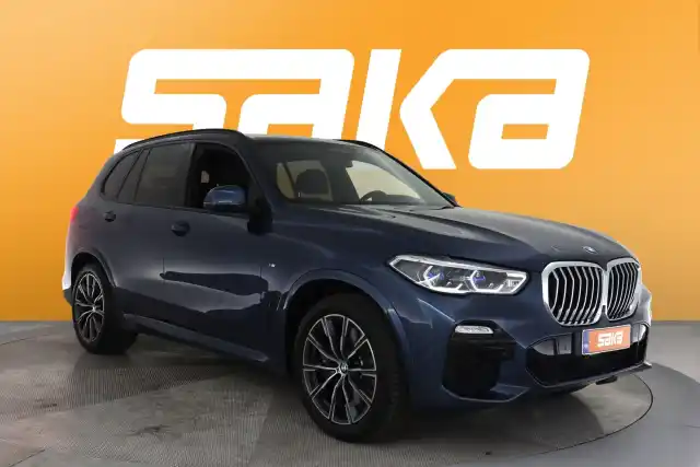 Sininen Maastoauto, BMW X5 – VAR-28820