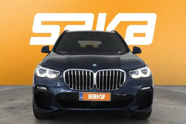 Sininen Maastoauto, BMW X5 – VAR-28820