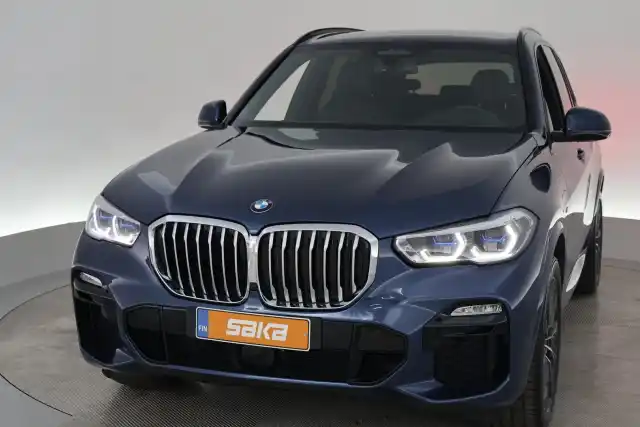 Sininen Maastoauto, BMW X5 – VAR-28820