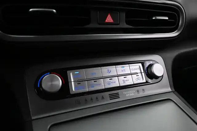 Sininen Maastoauto, Hyundai KONA – VAR-28844