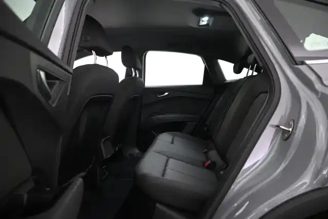 Harmaa Maastoauto, Audi Q4 e-tron – VAR-28882
