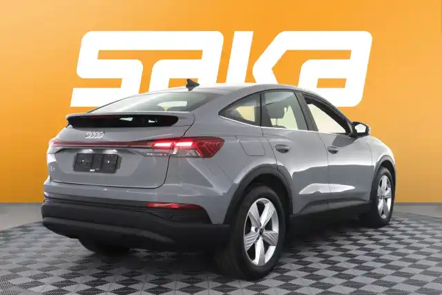 Harmaa Maastoauto, Audi Q4 e-tron – VAR-28882