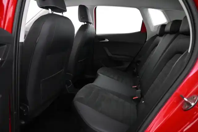 Punainen Maastoauto, Seat Arona – VAR-28977