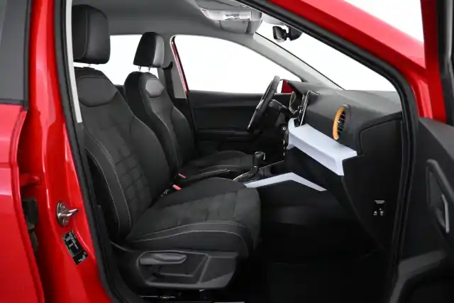 Punainen Maastoauto, Seat Arona – VAR-28977