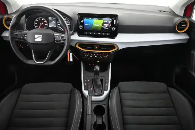 Punainen Maastoauto, Seat Arona – VAR-28977
