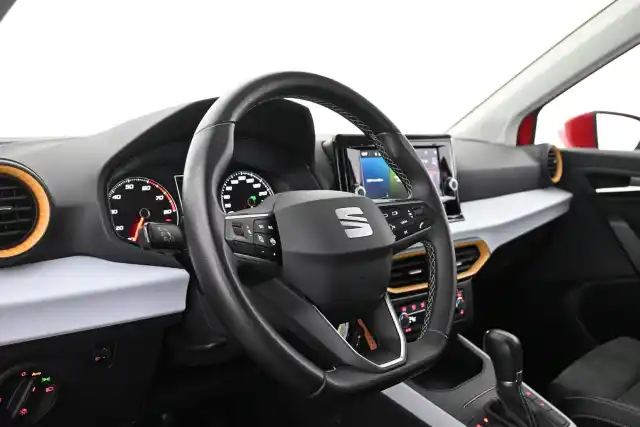 Punainen Maastoauto, Seat Arona – VAR-28977