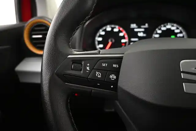 Punainen Maastoauto, Seat Arona – VAR-28977